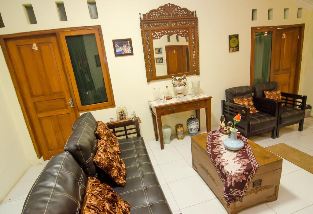 شقة بيندوبو أنداري هوم ستاي يوغياكارتا المظهر الخارجي الصورة